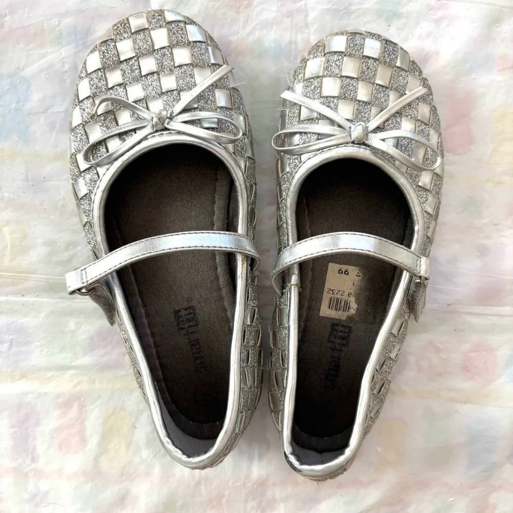 SmartFit Glitter Silver Ballet Flats Shoes SZ 11 Worn 1X Indoors